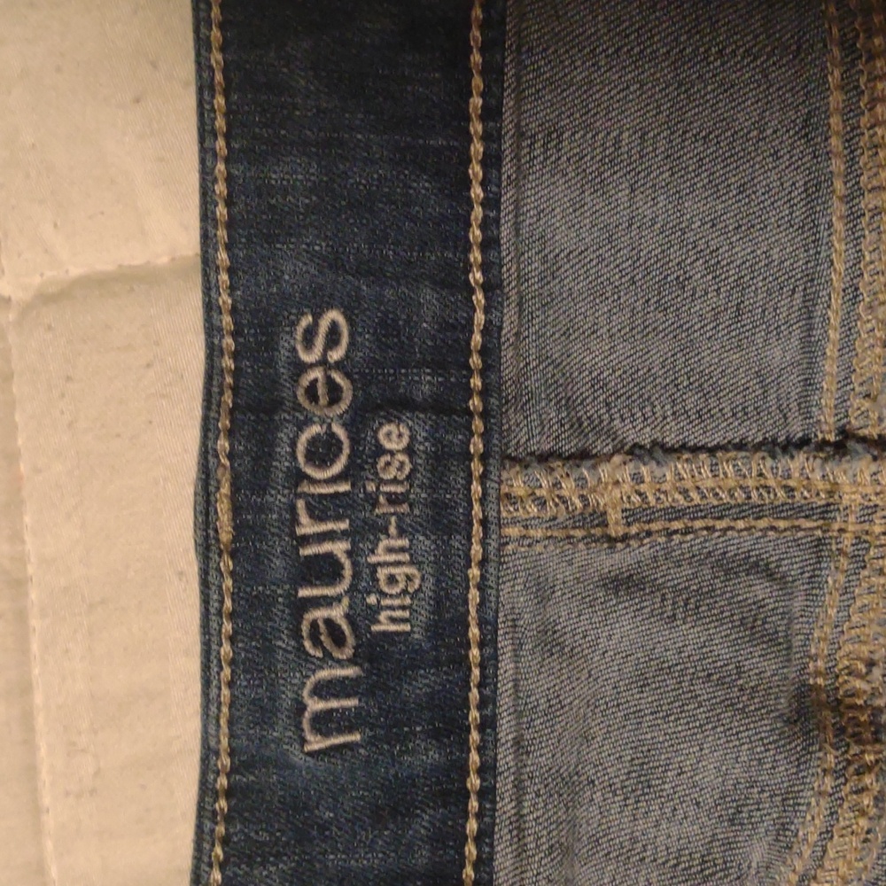 Maurices Starry Blue Jean Shorts, Size 10 - Picture 3 of 4